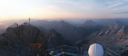 Archiv Foto Webcam Zugspitze: Panoramablick vom Gipfel 05:00