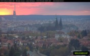 Archived image Webcam View of Prague Castle and St. Vitus Cathedral 05:00