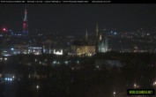 Archived image Webcam View of Prague Castle and St. Vitus Cathedral 19:00