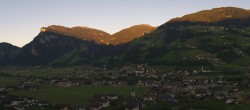 Archiv Foto Webcam Blick von Bichl auf Mayrhofen 05:00