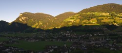 Archiv Foto Webcam Blick von Bichl auf Mayrhofen 05:00