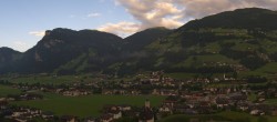 Archiv Foto Webcam Blick von Bichl auf Mayrhofen 05:00
