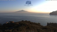 Archiv Foto Webcam Blick von Sorrento auf den Vesuv 05:00