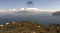 Archiv Foto Webcam Blick von Sorrento auf den Vesuv 09:00