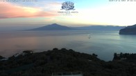 Archiv Foto Webcam Blick von Sorrento auf den Vesuv 06:00