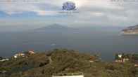 Archiv Foto Webcam Blick von Sorrento auf den Vesuv 13:00
