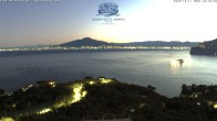 Archiv Foto Webcam Blick von Sorrento auf den Vesuv 05:00