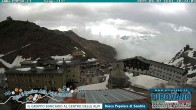 Archived image Webcam Passo Stelvio, Albergo Quarto Pirovano 09:00