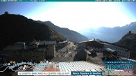 Archived image Webcam Passo Stelvio, Albergo Quarto Pirovano 06:00