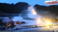 Archiv Foto Webcam Skiabfahrtshang im Schidorf Kirchbach 05:00