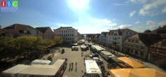 Archived image Webcam Waren (Müritz) - Market place 09:00