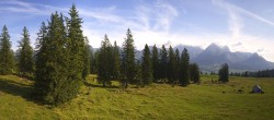 Archiv Foto Webcam Zinggen Pub Alt St. Johann 07:00