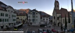 Archived image Webcam Marling - Piazza Chiesa 15:00