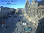 Archived image Webcam at the Marienplatz, Munich 04:00