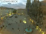 Archived image Webcam at the Marienplatz, Munich 19:00