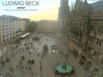 Archived image Webcam at the Marienplatz, Munich 19:00