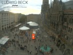 Archiv Foto Webcam am Marienplatz München 17:00