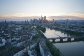 Archived image Webcam Panoramic View over to the Skyline of Frankfurt 19:00