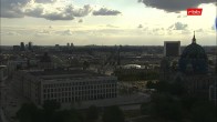 Archiv Foto Webcam Berlin: Rotes Rathaus und Berliner Dom 17:00