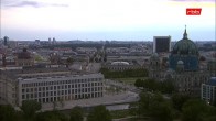 Archiv Foto Webcam Berlin: Rotes Rathaus und Berliner Dom 19:00