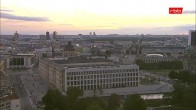Archiv Foto Webcam Berlin: Rotes Rathaus und Berliner Dom 19:00