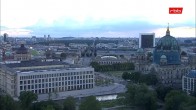Archiv Foto Webcam Berlin: Rotes Rathaus und Berliner Dom 19:00