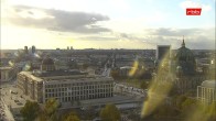 Archiv Foto Webcam Berlin: Rotes Rathaus und Berliner Dom 13:00
