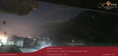 Archived image Webcam View to Neustift and Serles 18:00