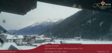 Archived image Webcam View to Neustift and Serles 02:00