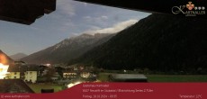 Archived image Webcam View to Neustift and Serles 18:00