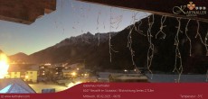 Archived image Webcam View to Neustift and Serles 05:00