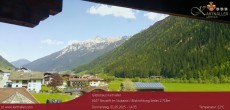 Archiv Foto Webcam Blick Neustift und Serles / Stubaital 13:00