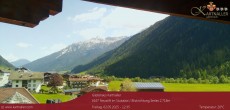 Archiv Foto Webcam Blick Neustift und Serles / Stubaital 11:00