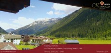 Archiv Foto Webcam Blick Neustift und Serles / Stubaital 13:00