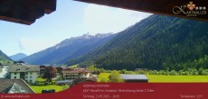 Archiv Foto Webcam Blick Neustift und Serles / Stubaital 09:00