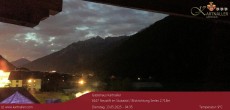 Archiv Foto Webcam Blick Neustift und Serles / Stubaital 03:00