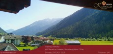 Archiv Foto Webcam Blick Neustift und Serles / Stubaital 09:00