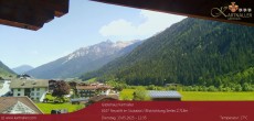 Archiv Foto Webcam Blick Neustift und Serles / Stubaital 11:00