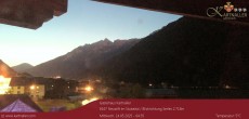 Archiv Foto Webcam Blick Neustift und Serles / Stubaital 03:00