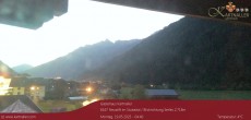 Archiv Foto Webcam Blick Neustift und Serles / Stubaital 03:00