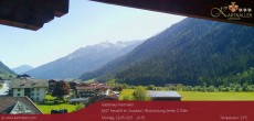 Archiv Foto Webcam Blick Neustift und Serles / Stubaital 09:00
