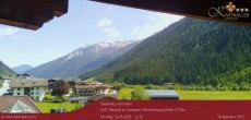 Archiv Foto Webcam Blick Neustift und Serles / Stubaital 11:00
