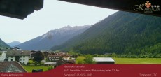 Archiv Foto Webcam Blick Neustift und Serles / Stubaital 09:00