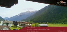Archiv Foto Webcam Blick Neustift und Serles / Stubaital 11:00
