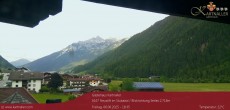 Archived image Webcam View to Neustift and Serles 17:00