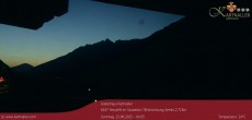 Archiv Foto Webcam Blick Neustift und Serles / Stubaital 03:00