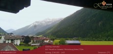 Archiv Foto Webcam Blick Neustift und Serles / Stubaital 13:00