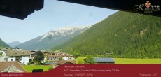 Archiv Foto Webcam Blick Neustift und Serles / Stubaital 10:00