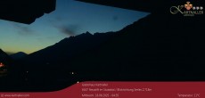 Archiv Foto Webcam Blick Neustift und Serles / Stubaital 03:00