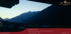Archiv Foto Webcam Blick Neustift und Serles / Stubaital 03:00